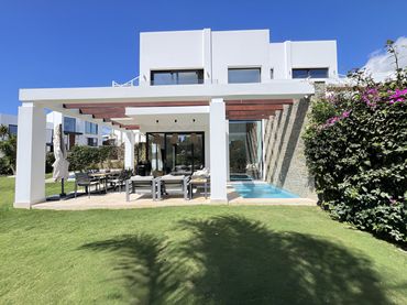 Doppelhaushälfte mit Pool zum Verkauf in Elviria - Cabopino