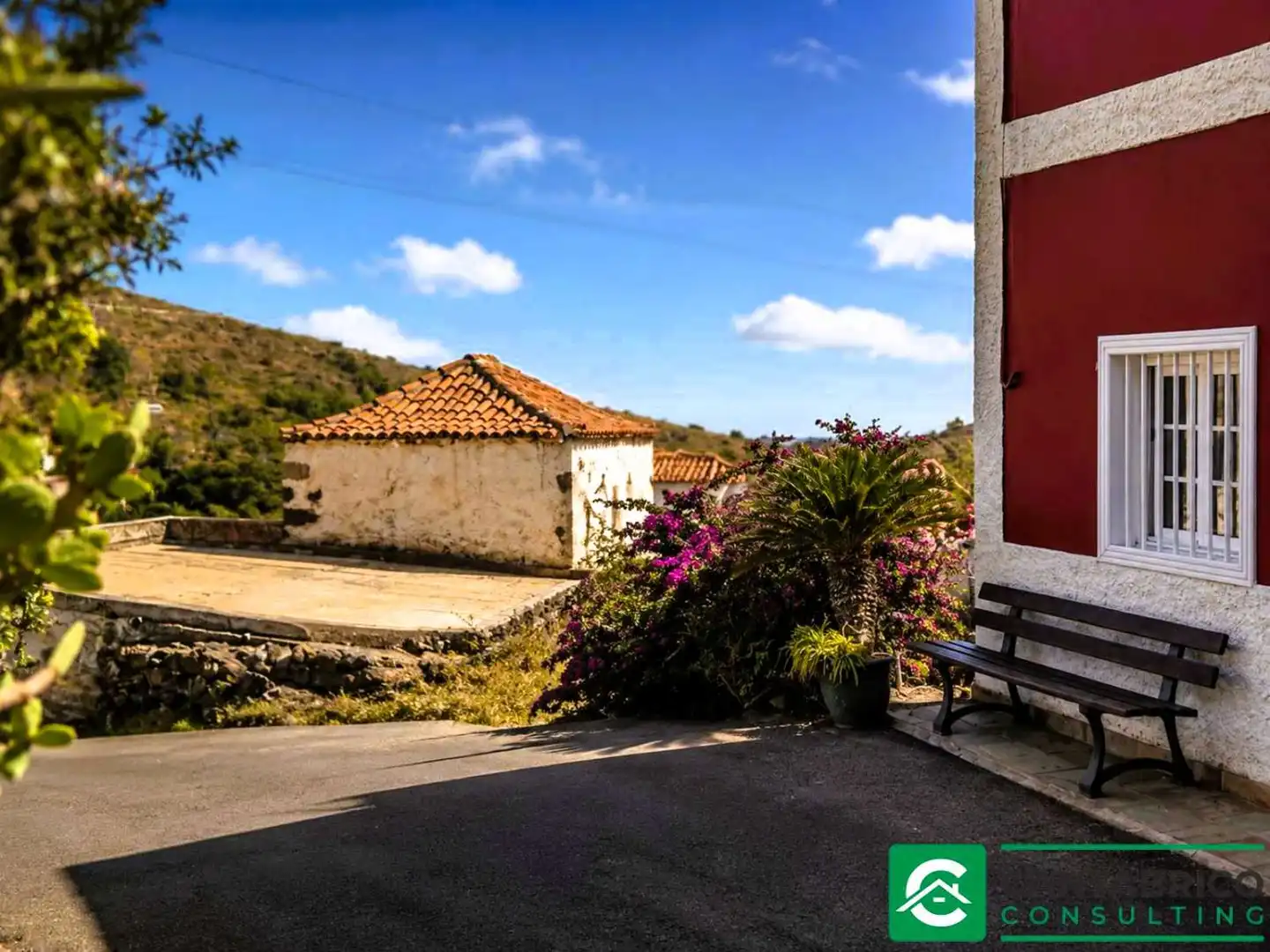 Vista exterior de Casa adosada en venta en Guía de Isora
