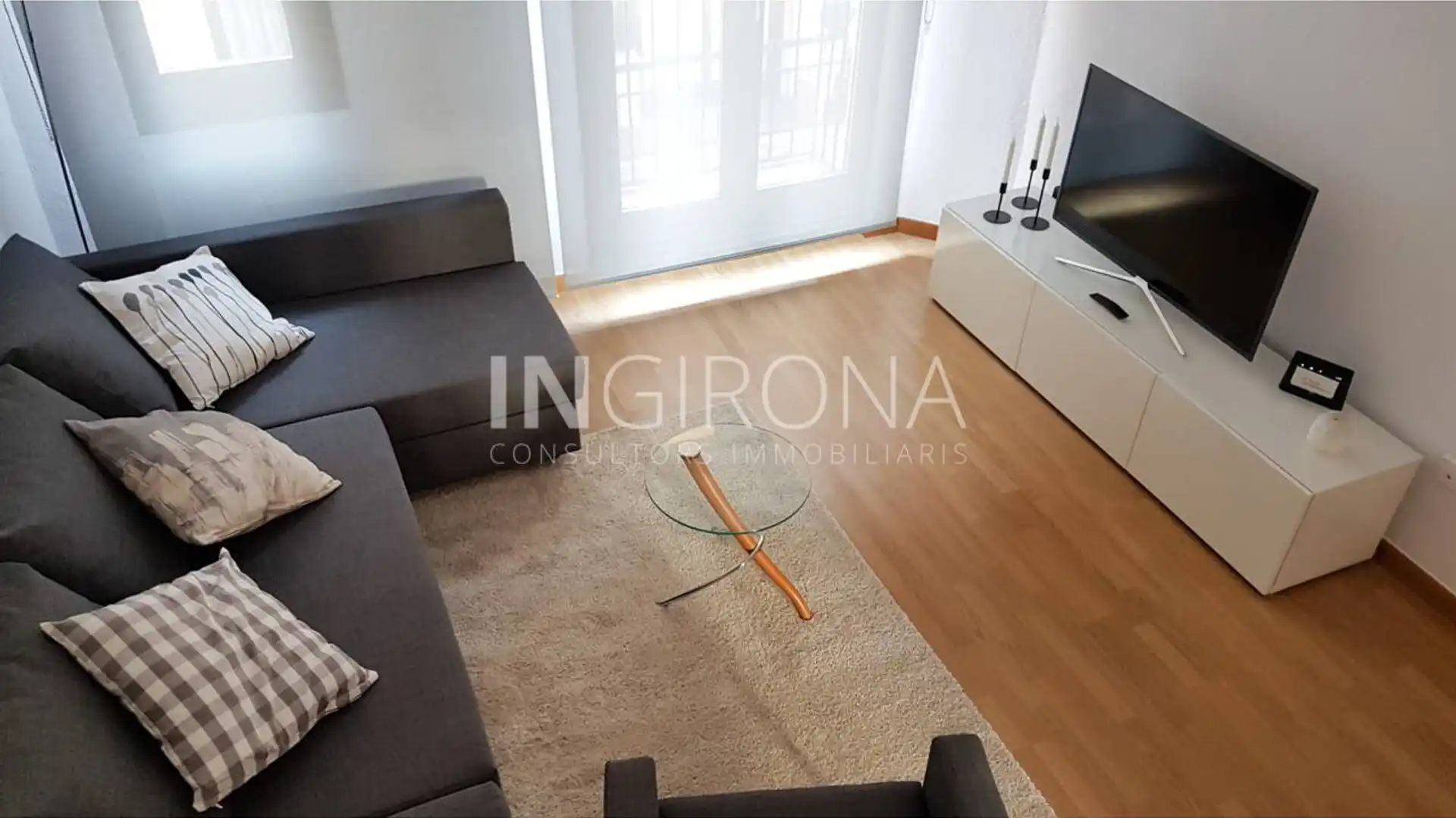 Sala d'estar de Pis de lloguer en Girona Capital amb Aire condicionat, Calefacció i Moblat