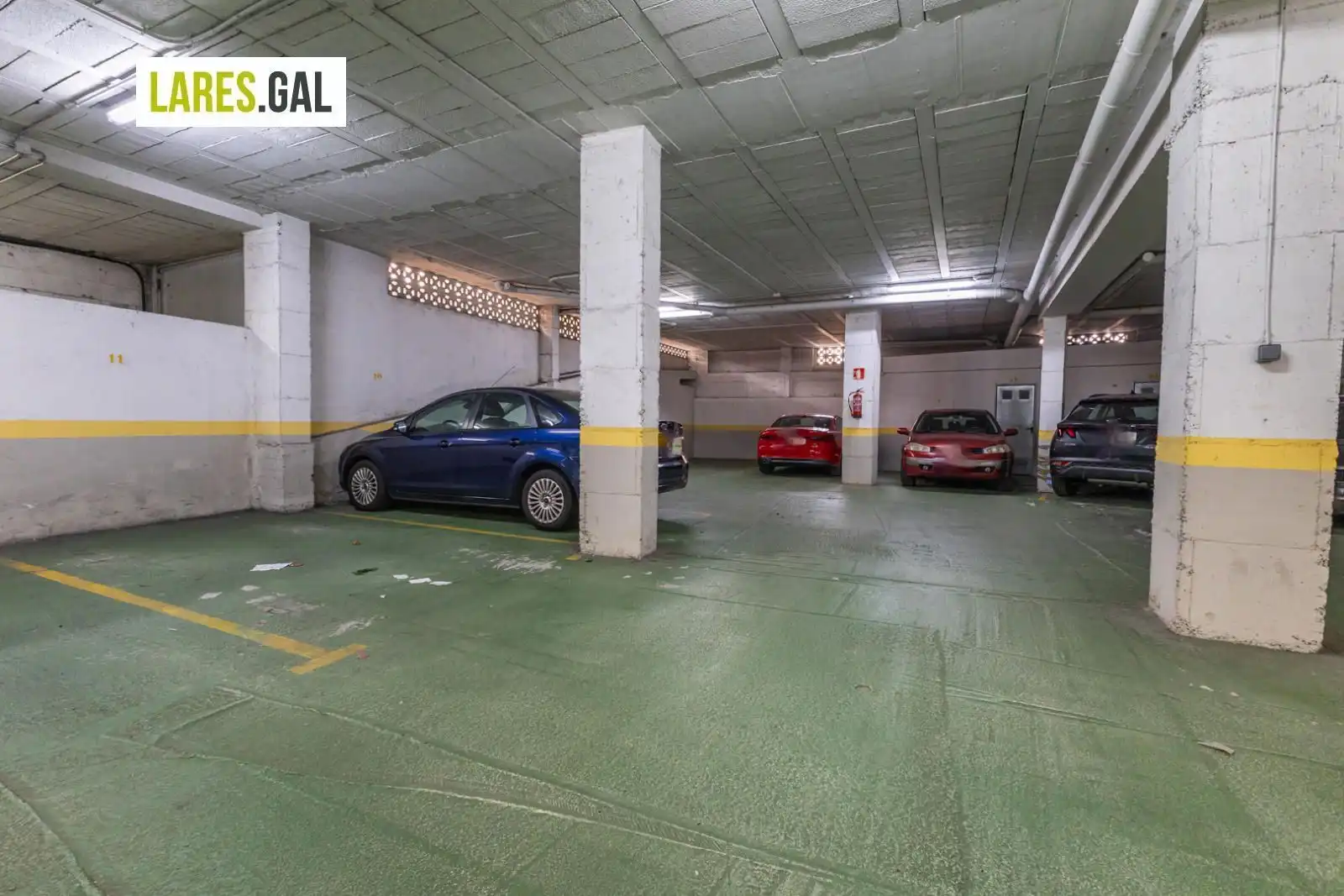 Parkplatz von Garage zum Verkauf in Cangas 