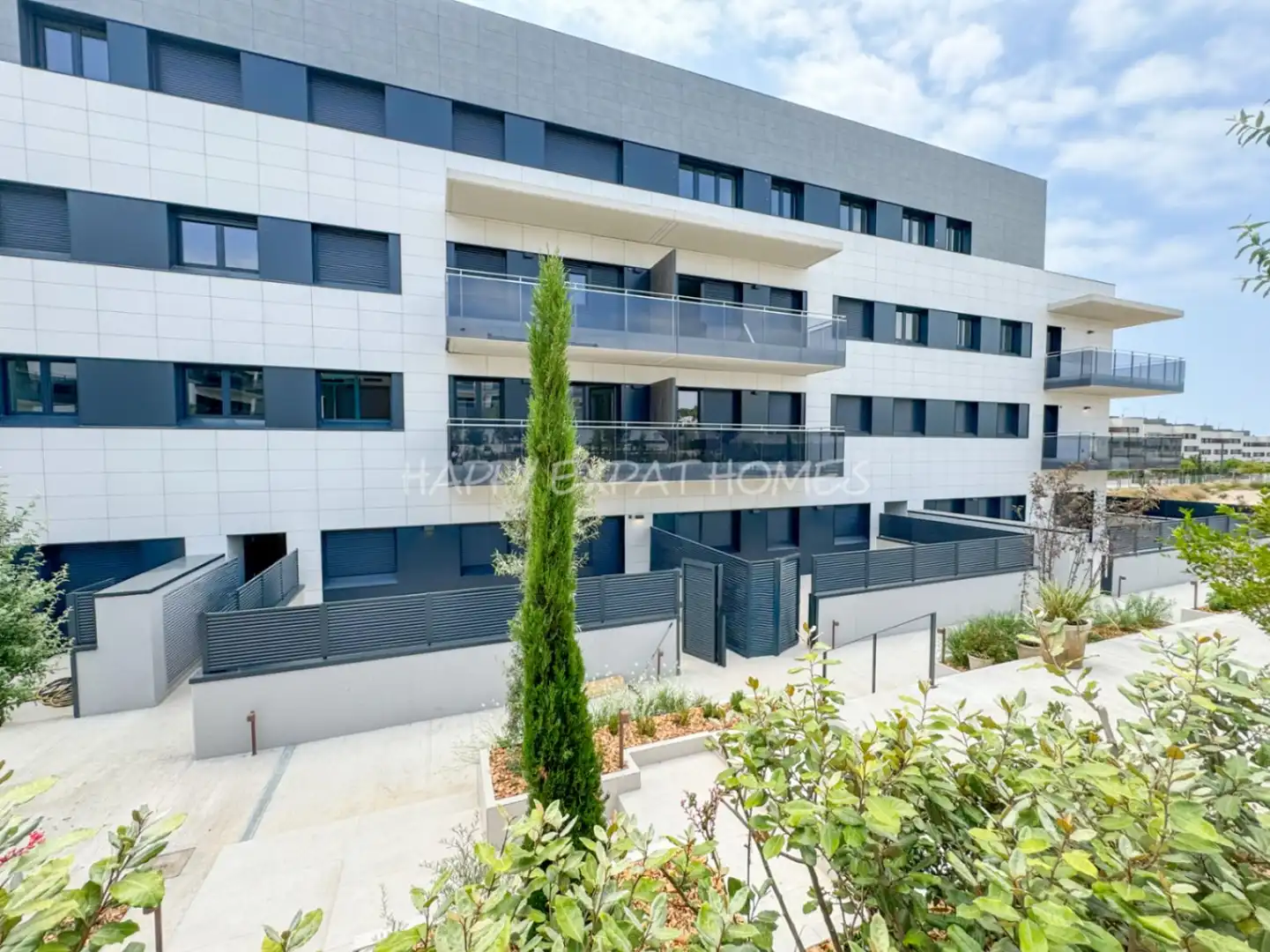 Exterior view of Flat for sale in Sitges  with Air Conditioner, Heating and Private garden
