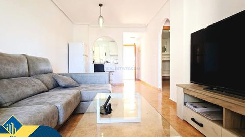 Apartamento con piscina comunitaria, en la provincia de Alicante, en la ciudad de Torrevieja. 2 habitaciones | 60 m² | 1 kilómetro