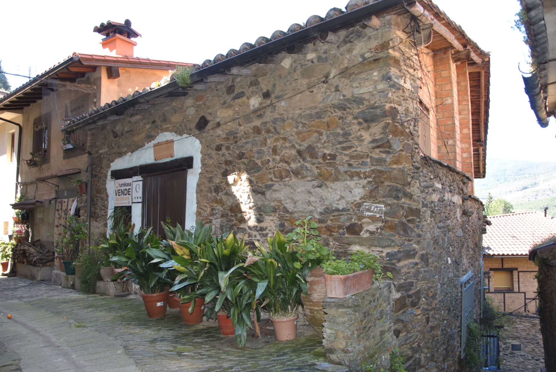 Vista exterior de Finca rústica en venda en Robledillo de Gata amb Aire condicionat, Calefacció i Jardí privat