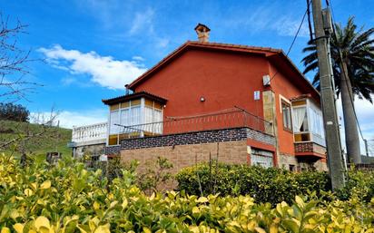 Vista exterior de Casa o xalet en venda en Piélagos amb Terrassa, Traster i Balcó