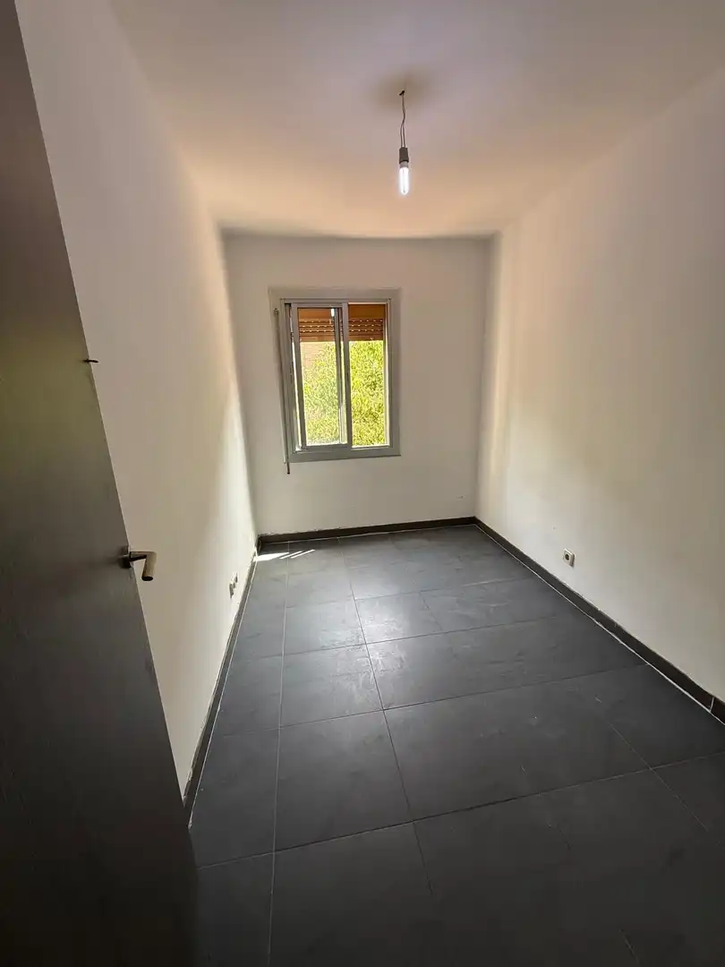 Habitación de Piso en venta en Cornellà de Llobregat con Parquet