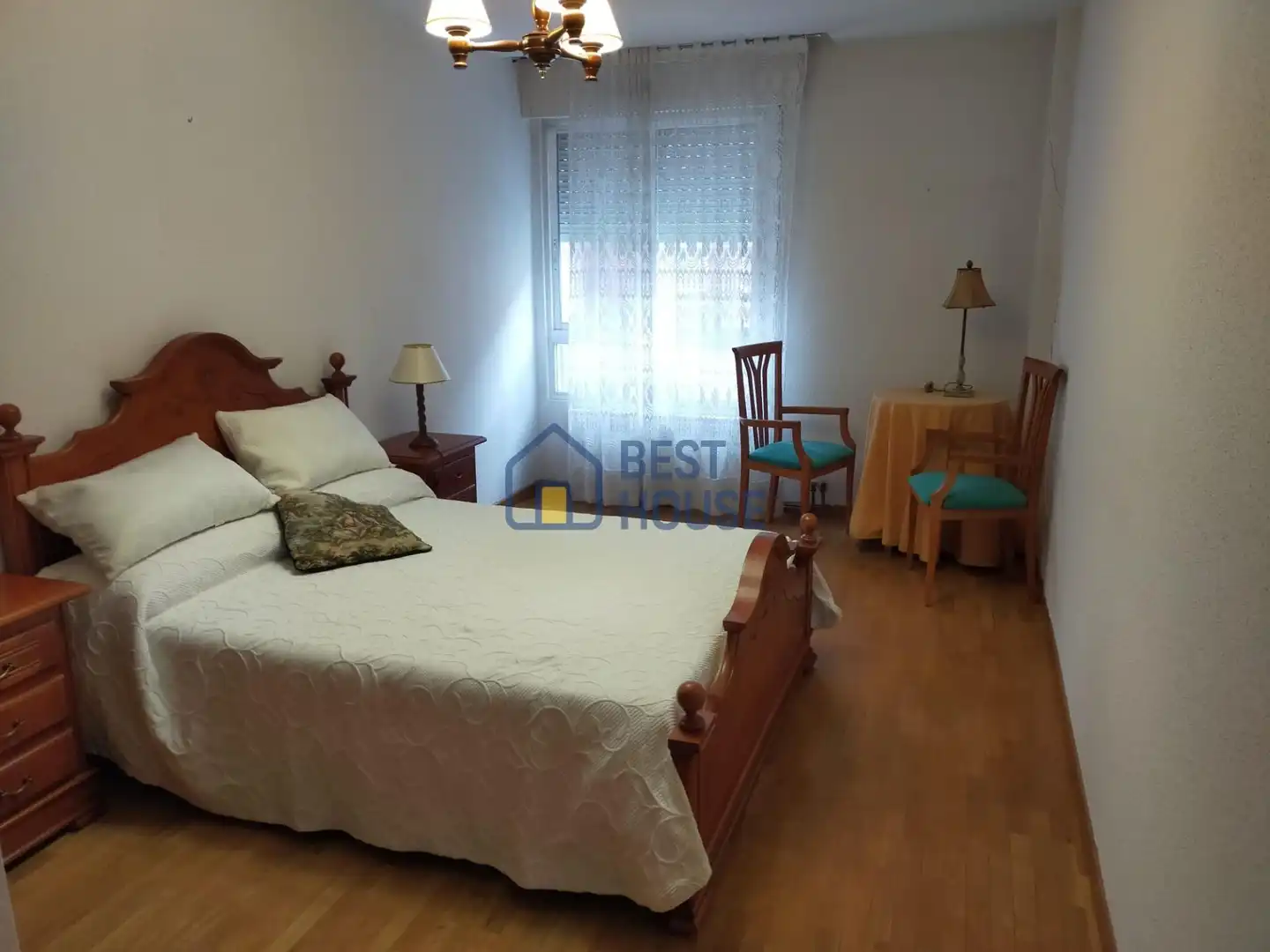 Habitación de Apartamento de alquiler en San Andrés del Rabanedo con Calefacción y Amueblado