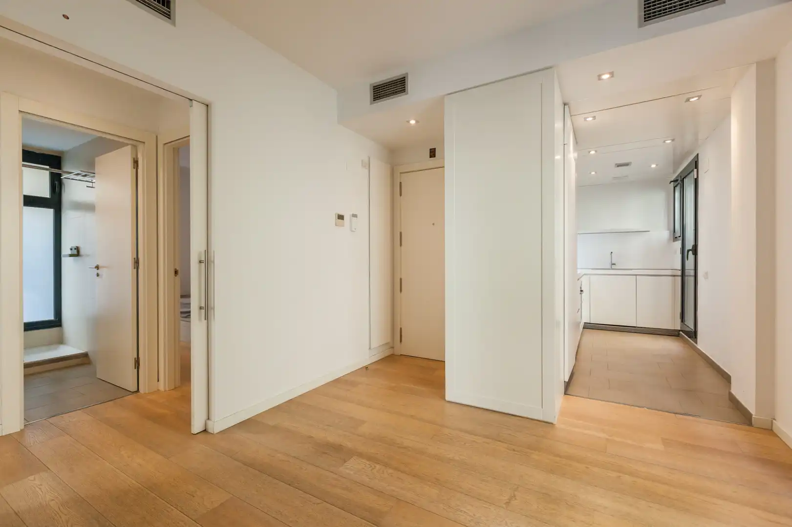 Erdgeschosswohnung mit Garten zur Miete in Carrer de Dalmases, imagen 2