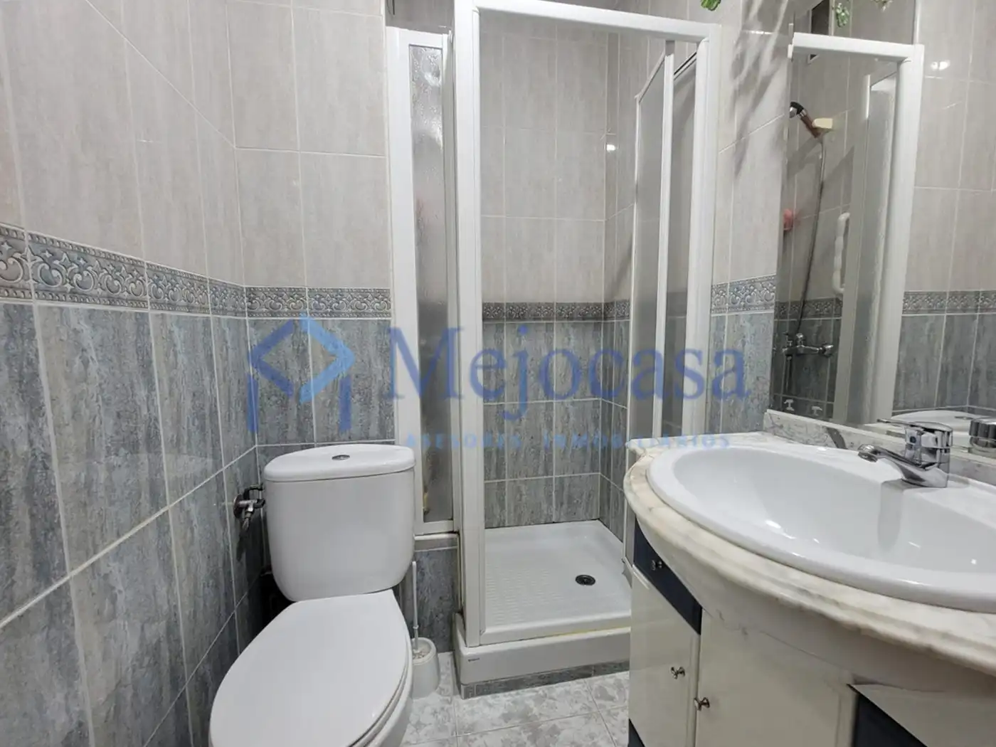 Bathroom of Flat for sale in Madrid  with Heating, Parquet flooring and Terrace