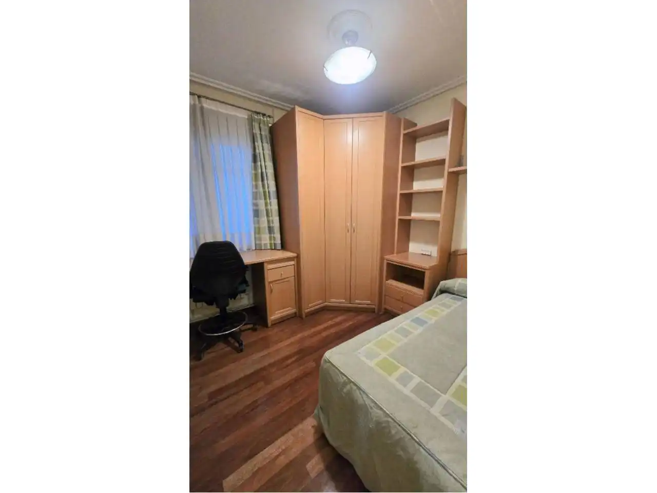 Dormitori de Apartament en venda en  Logroño amb Calefacció, Parquet i Terrassa