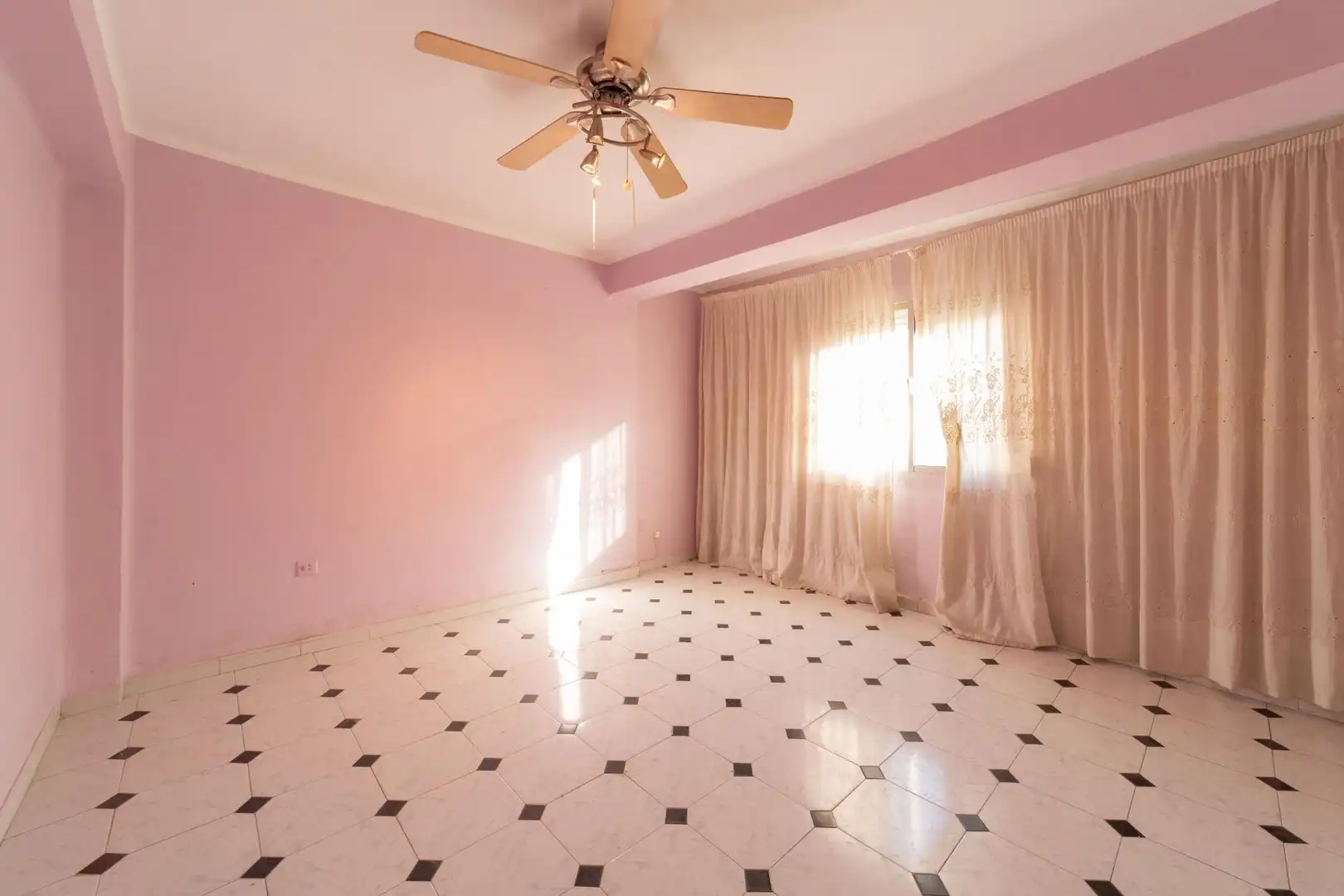 Bedroom of Flat for sale in Málaga  with Furnished