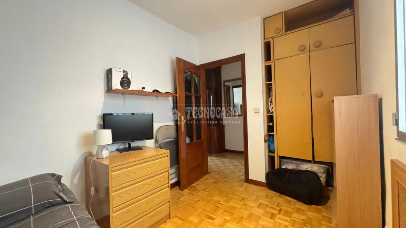 Bedroom of Flat for sale in Madrid  with Heating, Parquet flooring and Terrace