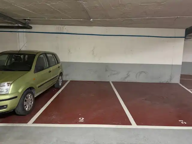Parking de Piso en venta en El Vendrell con Calefacción, Terraza y Piscina comunitaria