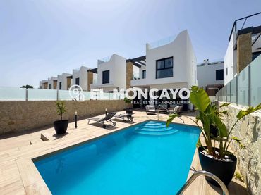 Villa con piscina in vendita a Orihuela Costa