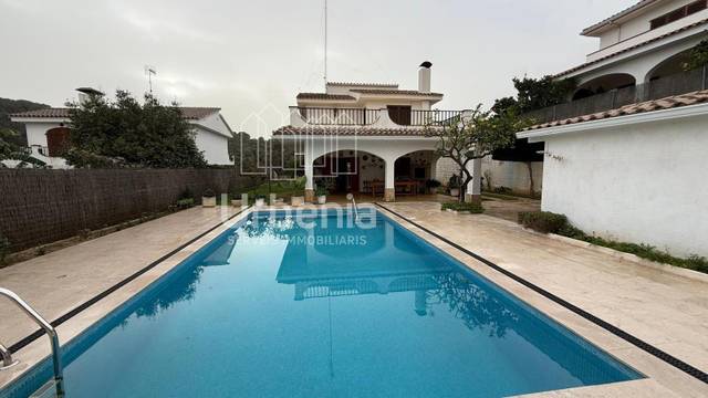 Casa-chalet en Venta en Victoria - Les Vil·les - Canyadell