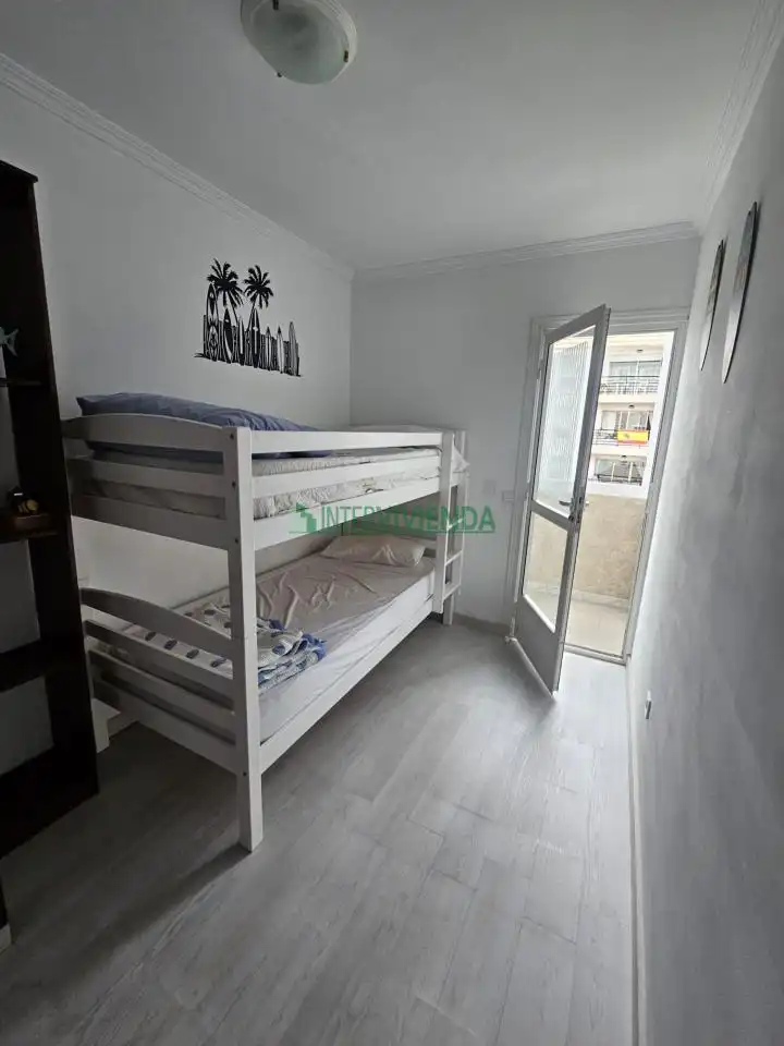 Dormitori de Pis en venda en Sanxenxo amb Terrassa i Moblat