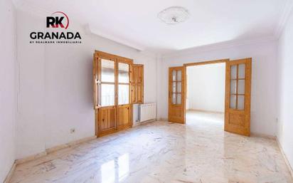 Bedroom of Flat for sale in  Granada Capital