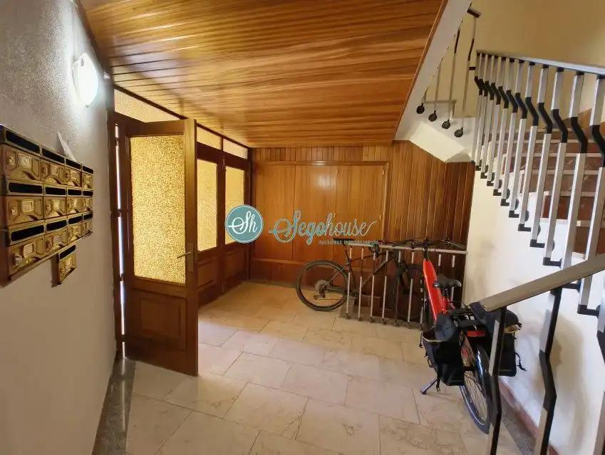 Piso en venta en Segovia con Calefacción, Parquet y Terraza