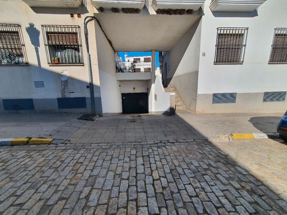 Vista exterior de Garatge en venda en Bollullos Par del Condado