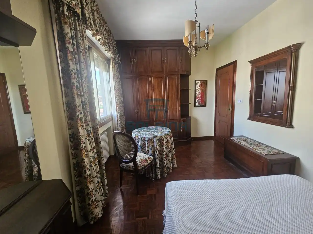 Habitación de Piso en venta en Ourense Capital  con Calefacción, Parquet y Trastero