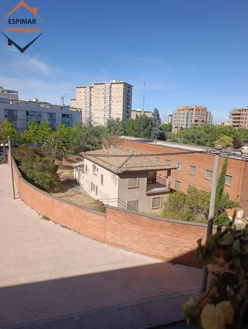 Exterior view of Flat for sale in Zaragoza  with Furnished and Balcony