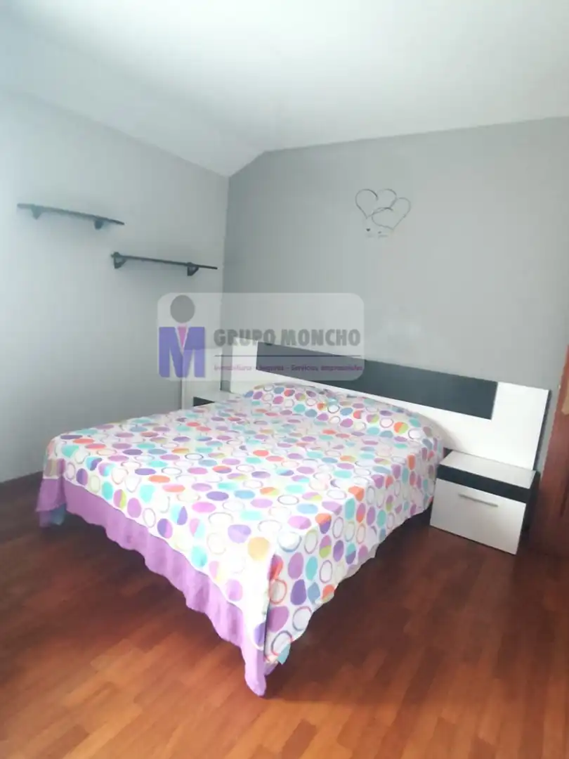Dormitori de Apartament en venda en Allariz amb Calefacció, Moblat i Forn