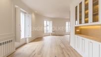 Vista exterior de Apartament en venda en  Madrid Capital amb Aire condicionat, Calefacció i Balcó