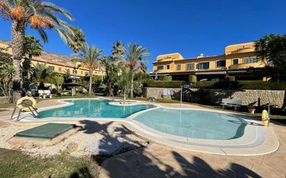 Vista exterior de Casa o xalet en venda en Finestrat amb Aire condicionat, Terrassa i Piscina