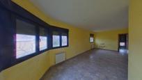 Living room of Single-family semi-detached for sale in Soto y Amío  with Private garden, Terrace and Storage room