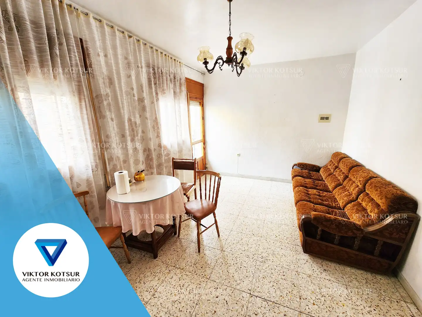 Sala de estar de Casa adosada en venta en Roquetas de Mar con Aire acondicionado, Terraza y Trastero