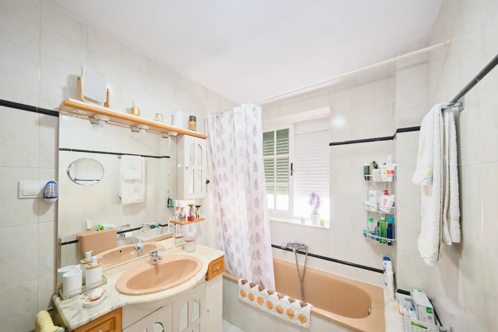Baño de Piso en venta en Granada con Aire acondicionado y Amueblado