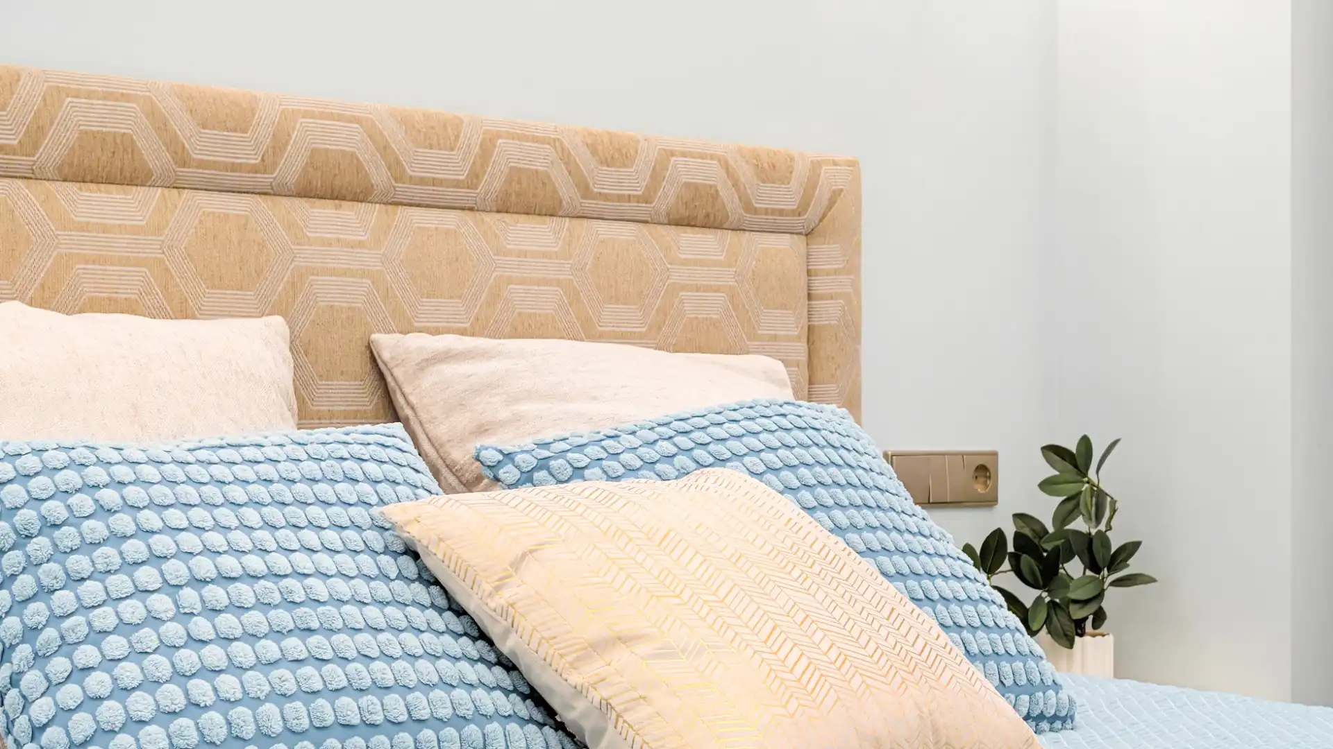 Habitación de Apartamento en venta en Torrevieja con Aire acondicionado, Terraza y Amueblado