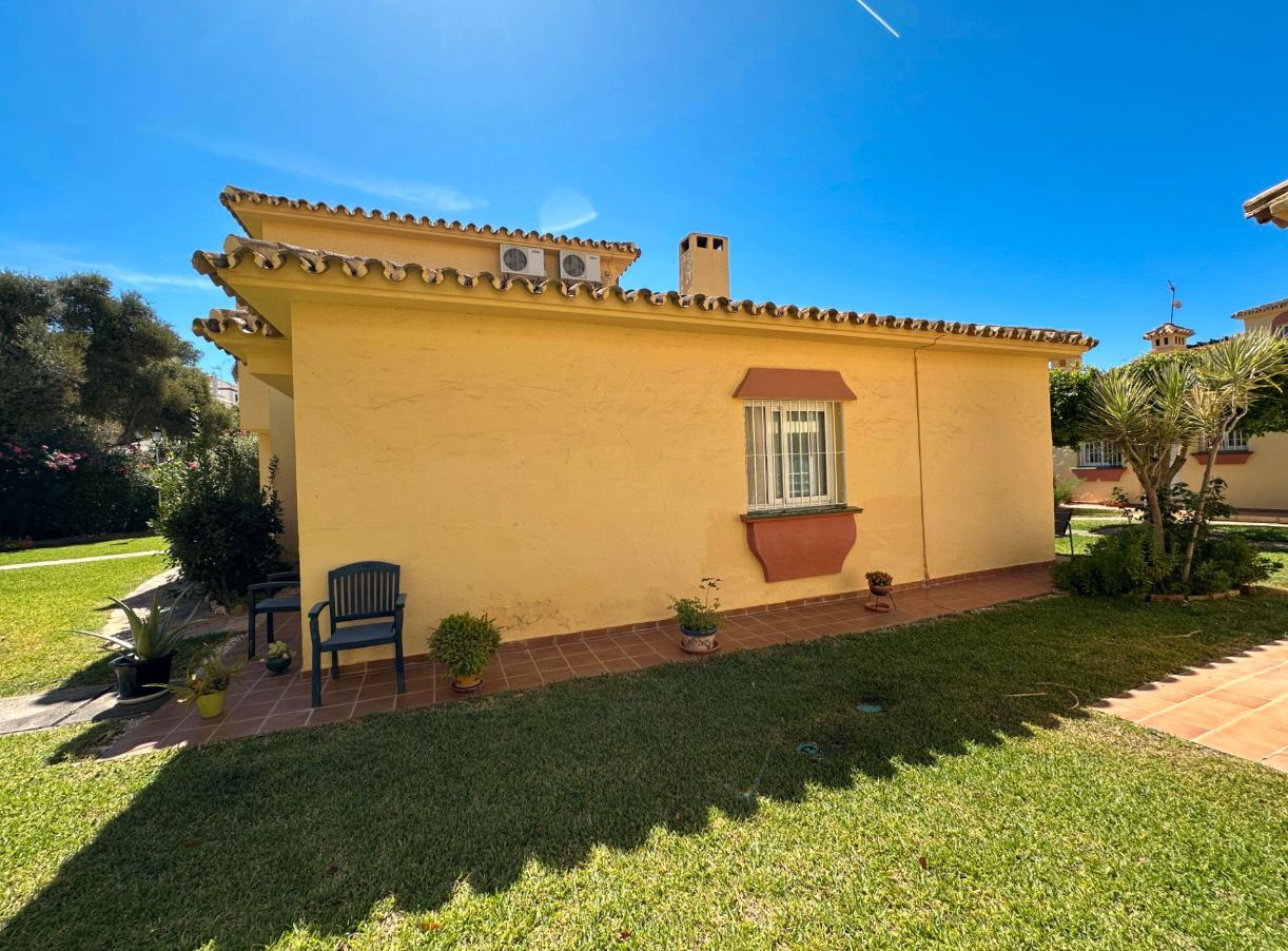 Jardí de Casa o xalet en venda en Mijas amb Aire condicionat, Terrassa i Moblat