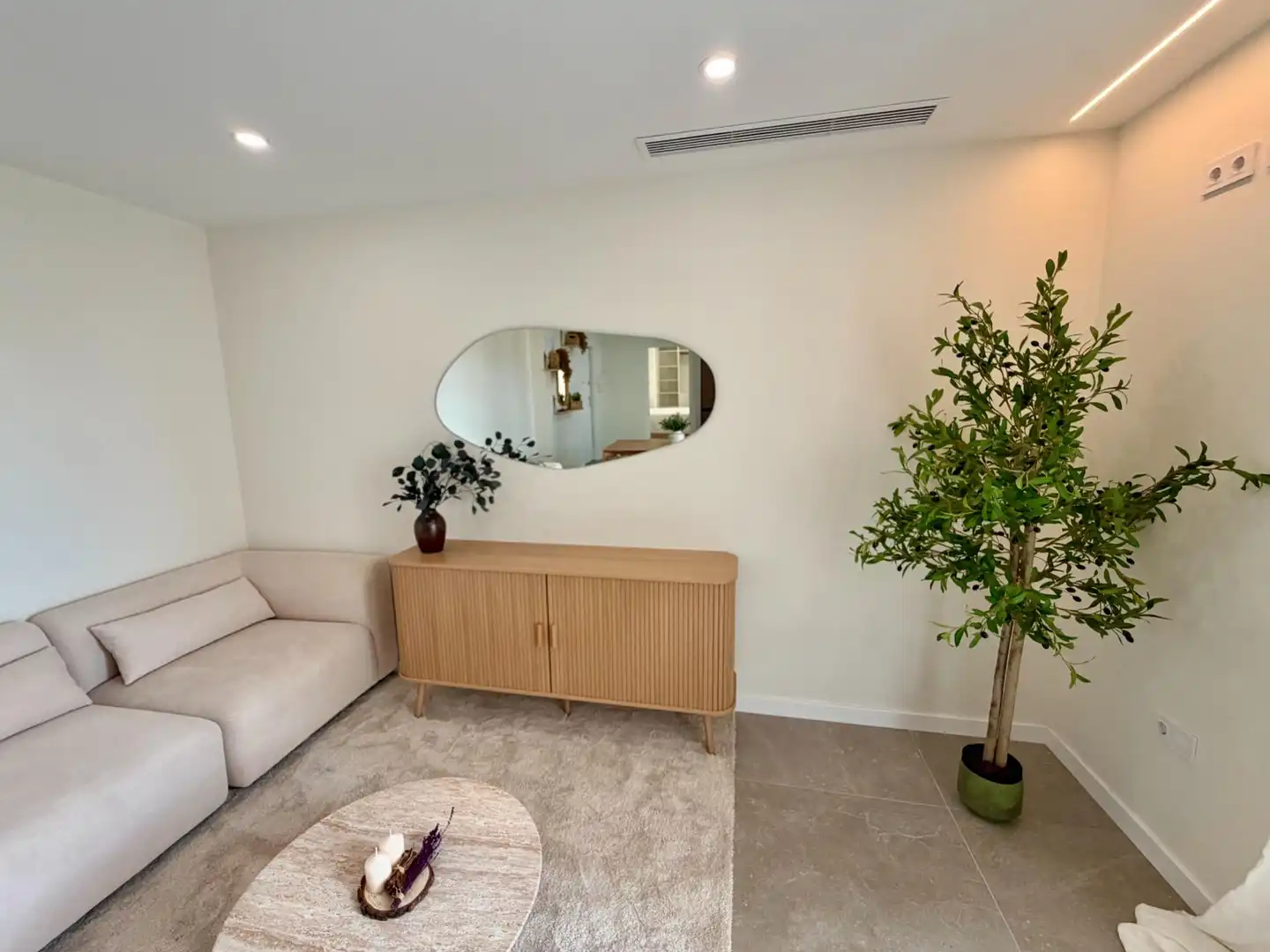 Living room of Flat for sale in Valencia  with Air Conditioner, Furnished and Balcony