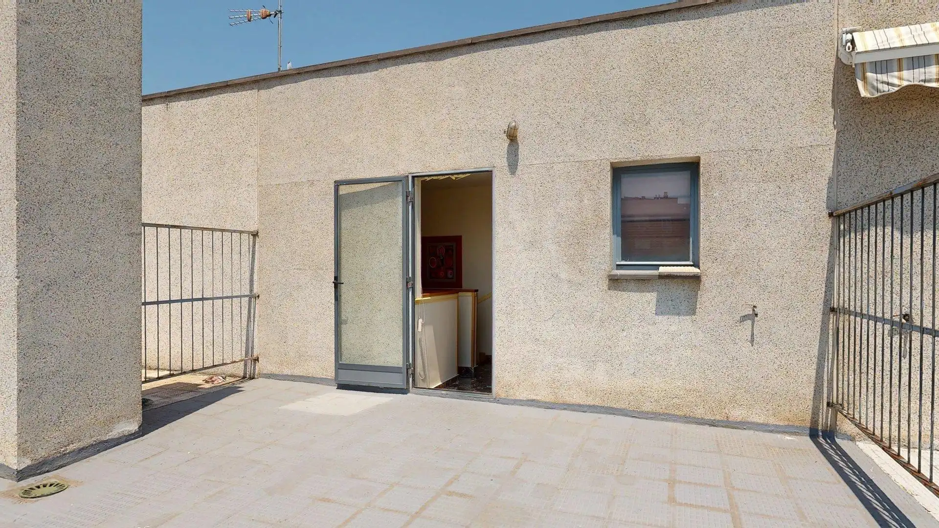 Vista exterior de Casa adosada en venta en Zaragoza con Aire acondicionado, Calefacción y Terraza