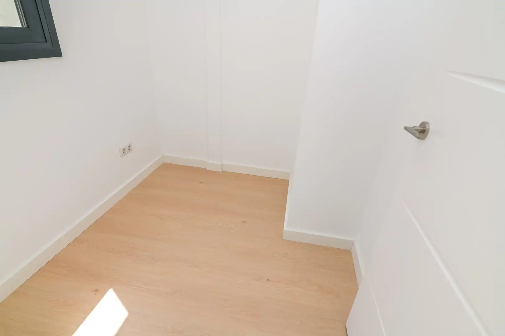 Penthouse with terrace for sale in Carrer Victòria 95, imagen 4