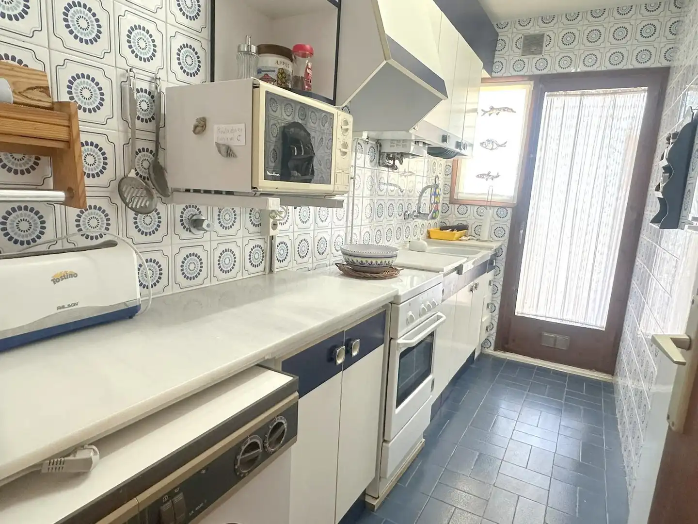 Küche von Wohnung zum Verkauf in Calafell mit Klimaanlage, Heizung und Terrasse