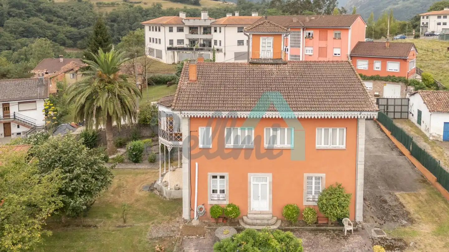 Vista exterior de Casa o chalet en venta en Ribera de Arriba con Jardín privado, Terraza y Balcón