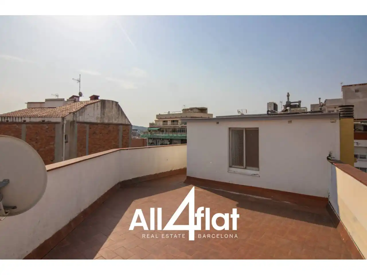 Vista exterior de Àtic de lloguer en Barcelona amb Aire condicionat, Parquet i Terrassa
