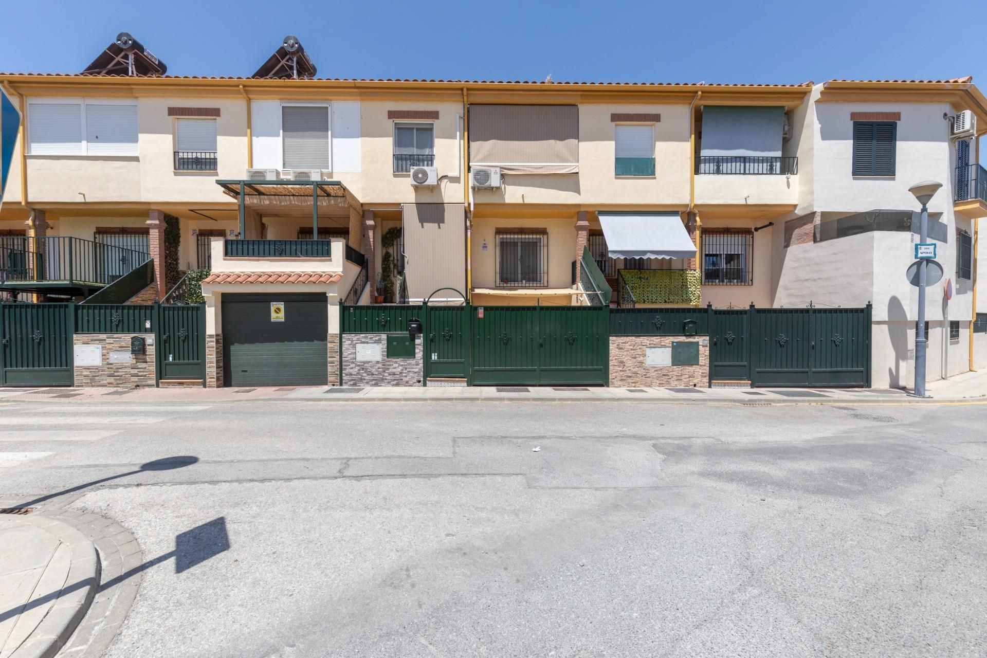 Vista exterior de Casa adosada en venta en Vegas del Genil