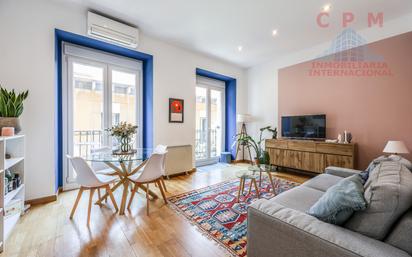 Living room of Flat to rent in  Madrid Capital  with Air Conditioner, Heating and Parquet flooring