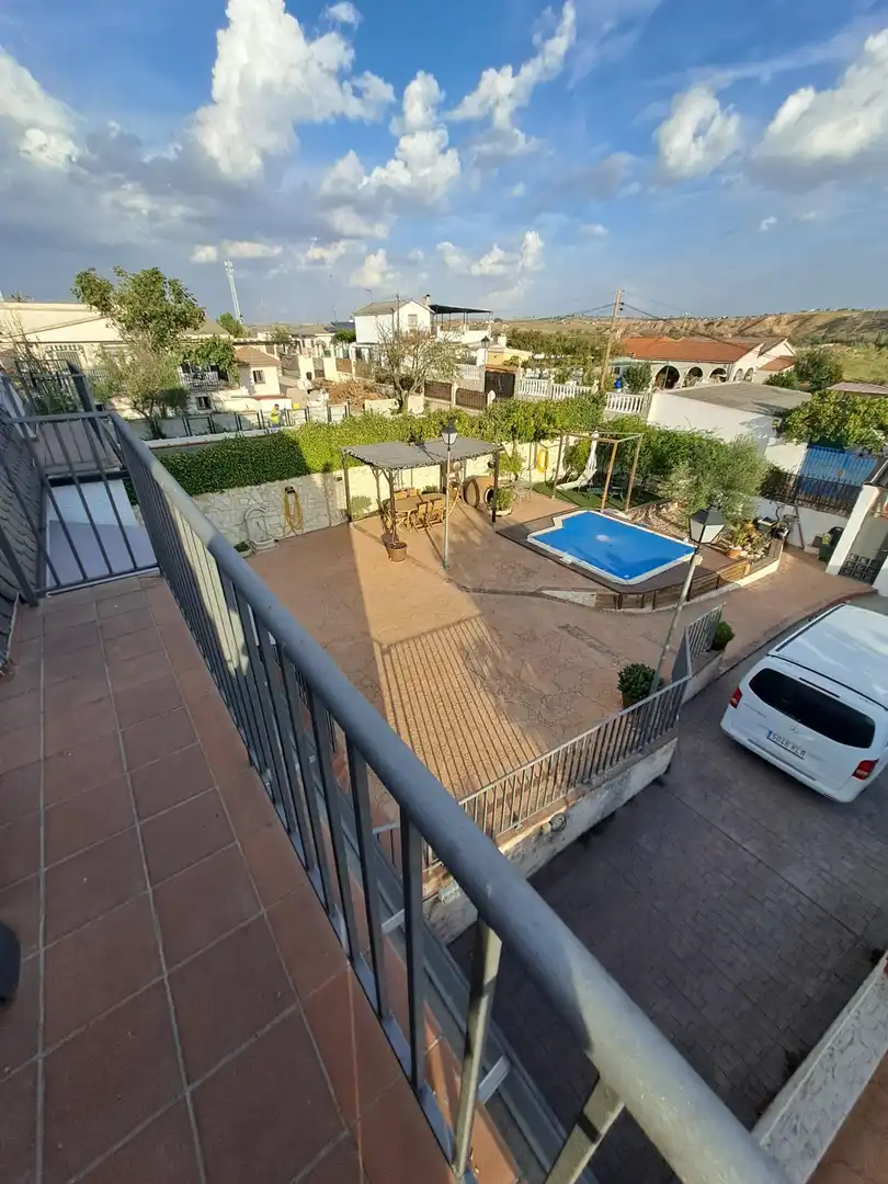 Casa amb piscina en venda a El Viso de San Juan, imagen 5