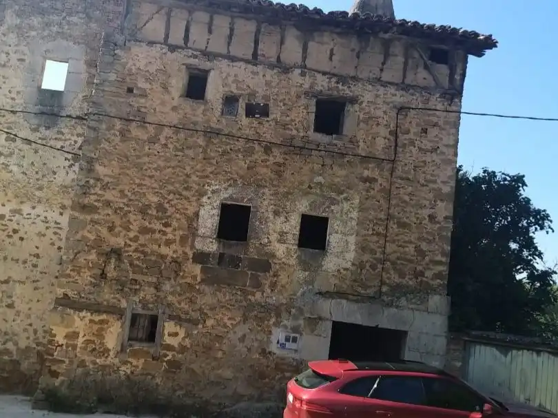 Casa rústica en venda a Calle de la Iglesia 8