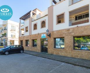 Vista exterior de Local de lloguer en Estepona amb Aire condicionat