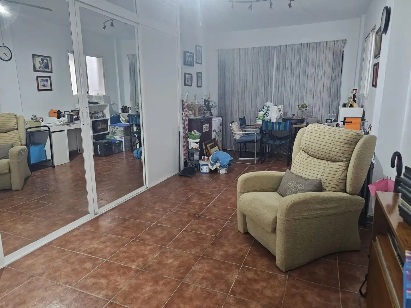 Sala d'estar de Casa adosada de lloguer en Los Barrios amb Terrassa i Moblat