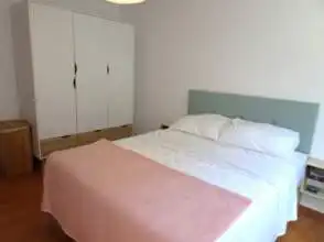 Schlafzimmer von Wohnung zur Miete in Gijón  mit Heizung, Parkett und Möbliert