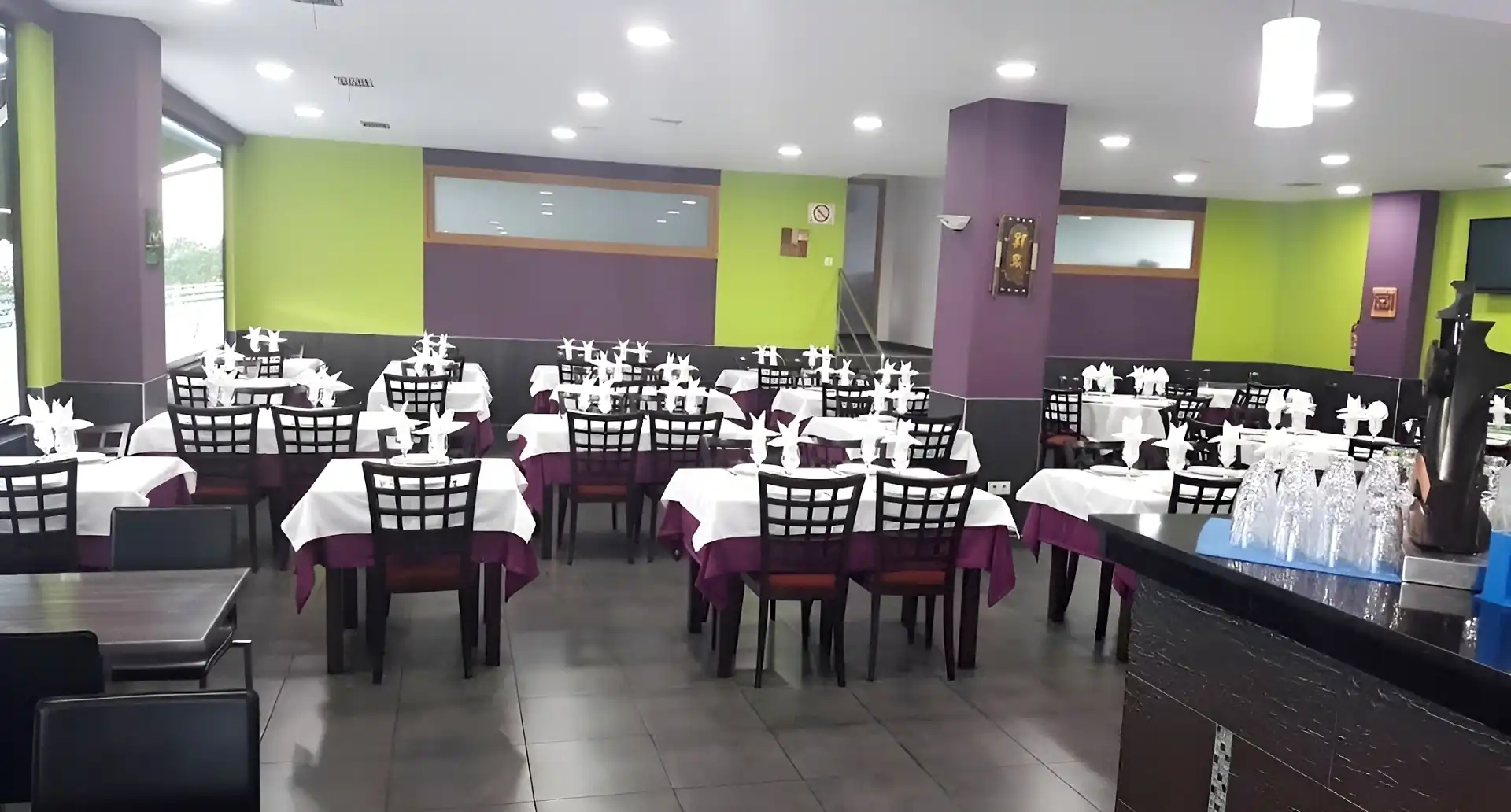 Locale commerciale in vendita a Avenida de Puxeiros 68