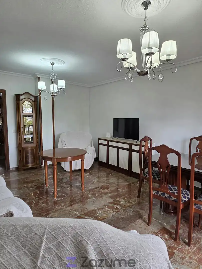 Sala de estar de Piso de alquiler en Jaén con Jardín privado, Piscina y Amueblado