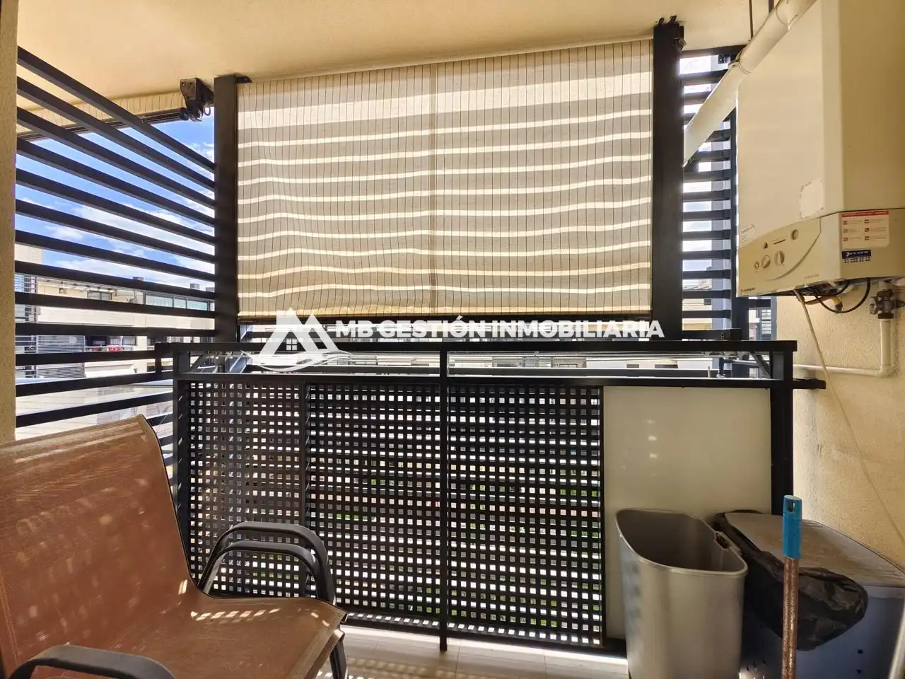 Balcony of Attic for sale in Fuenlabrada  with Air Conditioner, Heating and Private garden