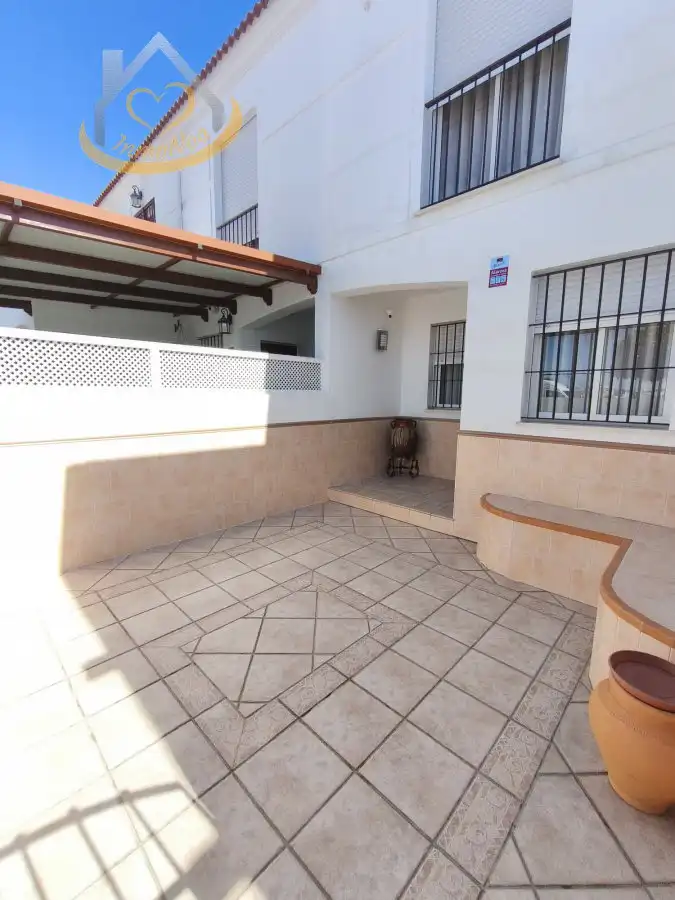 Casa adosada en venta en Lepe