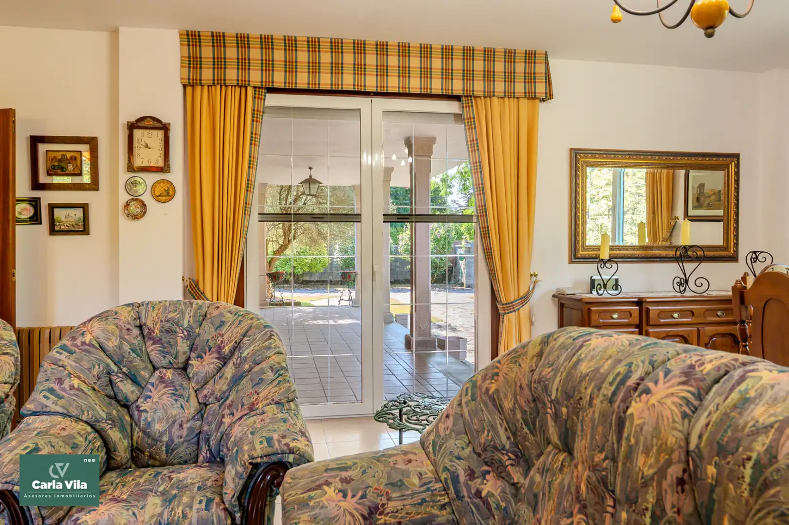 Sala d'estar de Casa o xalet en venda en Lugo amb Calefacció, Jardí privat i Parquet